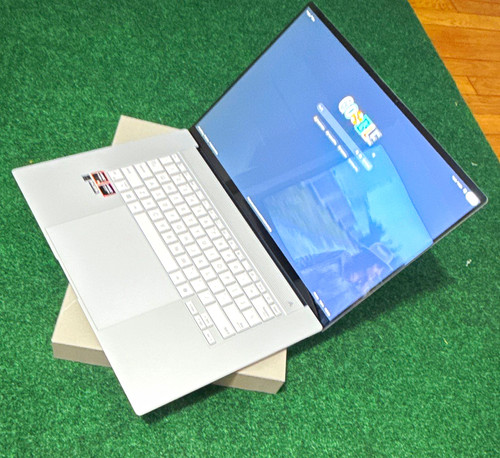 Asus zenbook 16 3k - s, 16”